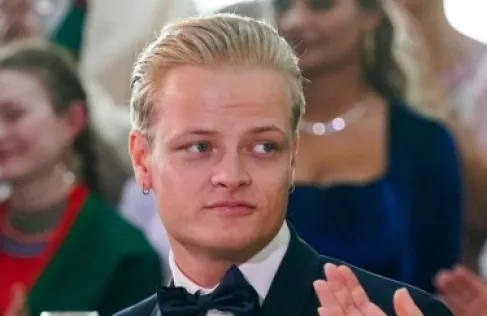 تمديد اعتقال نجل ولية عهد النرويج المتهم بالاغتصاب