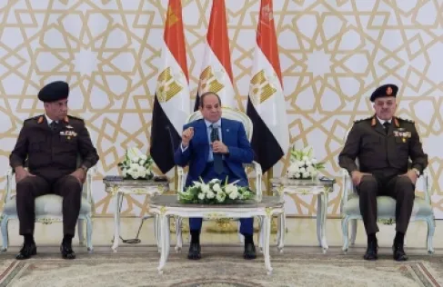 مصر.. السيسي يبحث مع قادة الجيش التطورات في المنطقة