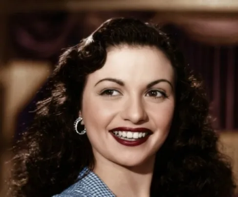 رحيل كيتي راقصة أفلام الخمسينيات عن عمر 96 عاماً