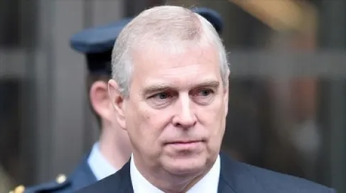 قصص مثيرة حول كواليس العمل الرسمي للأمير أندرو