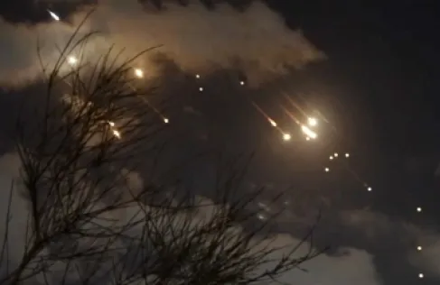 إعلام عبري: سقوط صاروخ في (تل أبيب الكبرى)