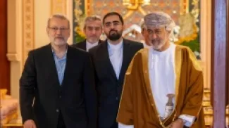 لاريجاني وسلطان عمان (صدر الصورة،وكالة الأنباء العُمانية)