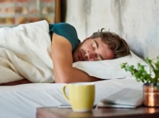 النوم القصير خلال النهار يساعد على 