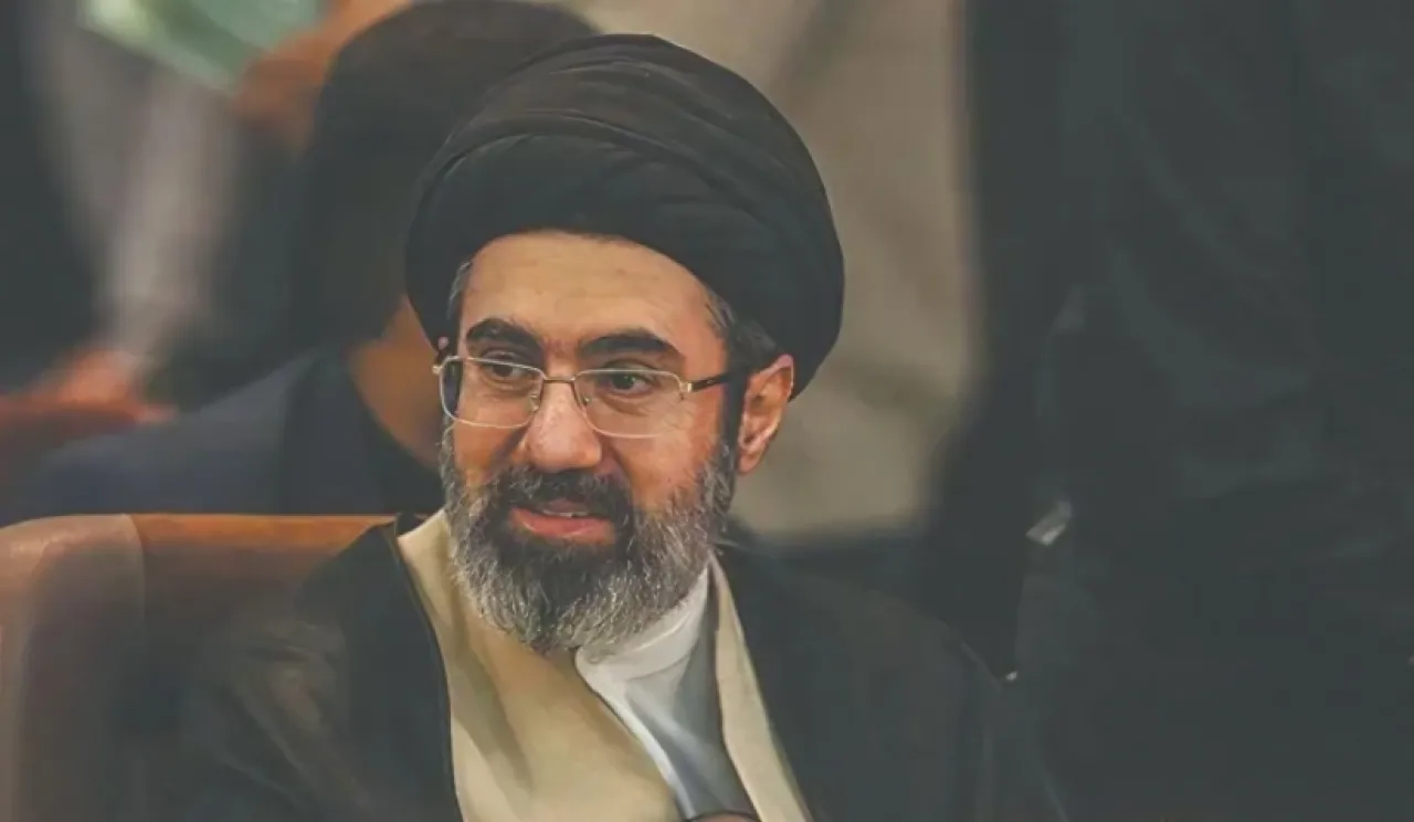 عاجل | مجلس خبراء القيادة الإيراني يعلن مجتبى خامنئي مرشداً أعلى للبلاد 