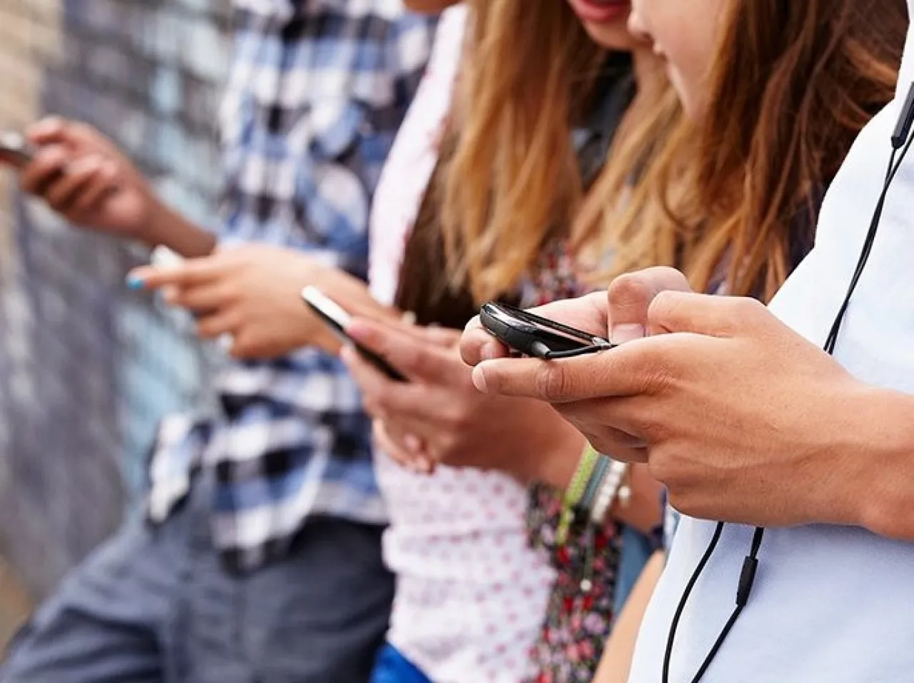 إندونيسيا وولاية هندية تنضمان لحظر تطبيقات التواصل الاجتماعي على المراهقين 