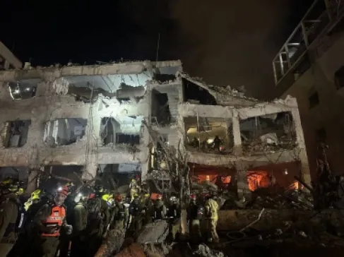 مقتل إسرائيلية واصابة 21 مستوطنا إثر سقوط الصواريخ الأخيرة في تل أبيب