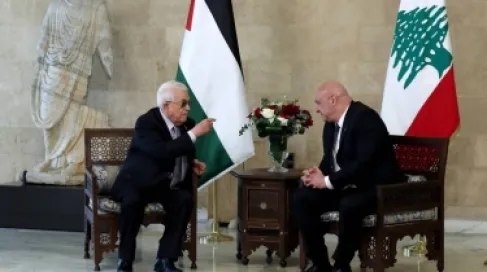 عباس يؤكد للرئيس عون وقوف فلسطين إلى جانب لبنان