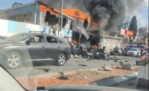 7 إصابات وأضرار جسيمة بسقوط صاروخ إيراني على 