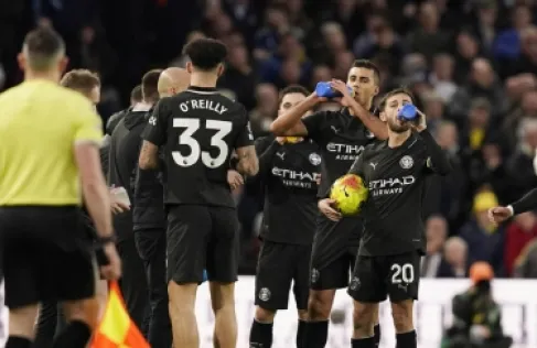 جدل في إنجلترا بعد إيقاف مباراة مانشستر سيتي وليدز لإفطار اللاعبين المسلمين