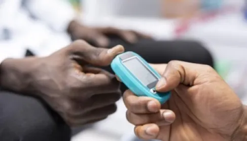 سكر الدم منتصف رمضان.. الجسم يتكيف ويحول الطاقة بذكاء