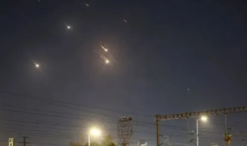 فصائل عراقية تهدد باستهداف مصالح أمريكية في دول عربية