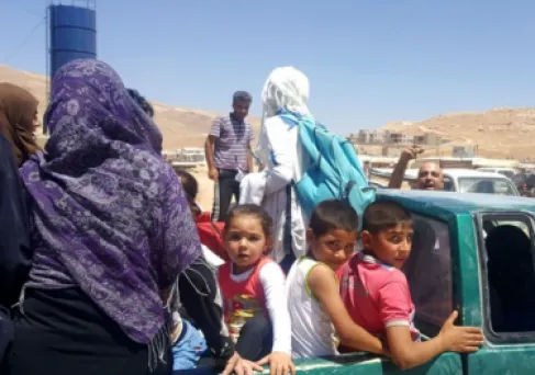 آلاف اللاجئين السوريين في لبنان يعودون خشية تصاعد المواجهات بين إسرائيل وحزب الله