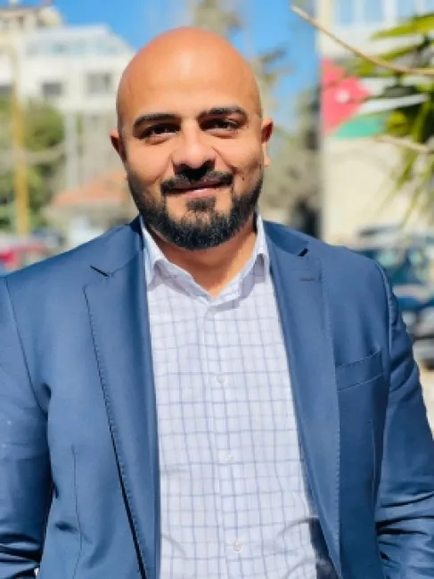 الأرض تعرف أهلها