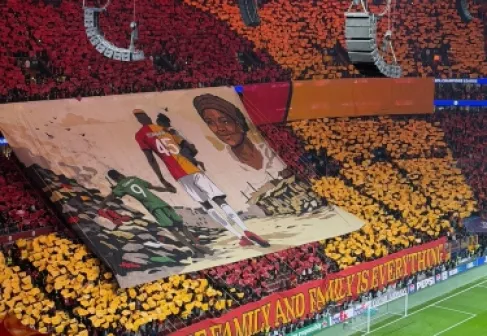 غلطة سراي يكسب الأسبقية أمام ليفربول