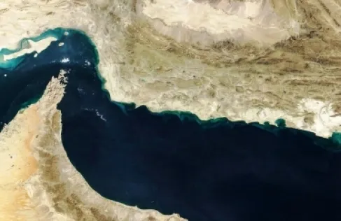 تعرض سفينة حاويات لأضرار جراء مقذوف قرب الإمارات