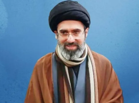 تقارير: إصابة مجتبى خامنئي خلال الضربة الأولى.. لكنه بخير