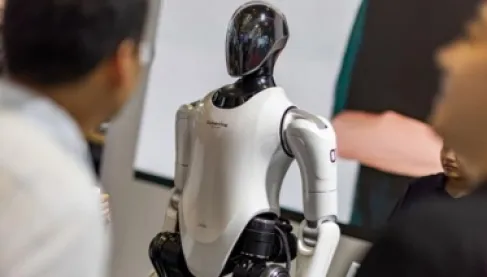 «شاومي» تشغل روبوتات شبه بشرية في صناعة السيارات: تنجز العمل خلال 3 ساعات
