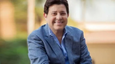 نقابة الموسيقيين المصرية تنفي وفاة هاني شاكر وتطمئن الجمهور