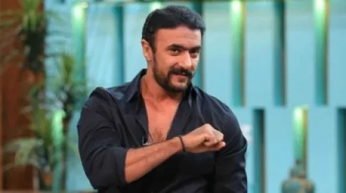 (روح ماتت ولا عايشة؟).. أحمد العوضي يثير حماس جمهور (علي كلاي)