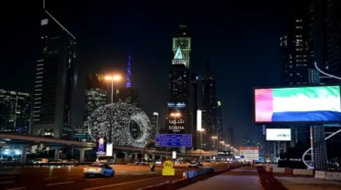 (الدفاع الإماراتية): اعتراض 10 صواريخ و26 مسيّرة الخميس