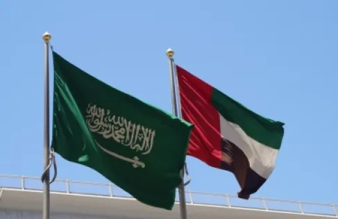 ولي العهد السعودي يبحث مع رئيس الإمارات التصعيد في المنطقة