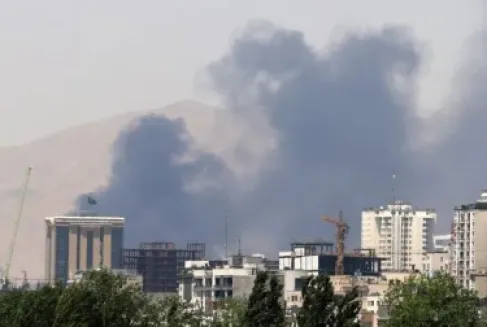 مقتل فلسطيني إثر سقوط صاروخ على مركبة مدنية في أبوظبي