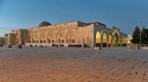 نائب اردني يدعو لتحرك دولي لفتح المسجد الأقصى