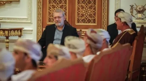 علي لاريجاني: مسيرة سياسية في قلب النظام الإيراني