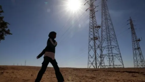 كهرباء مصر تستدعي 10 آلاف مهندس وفني من الخليج