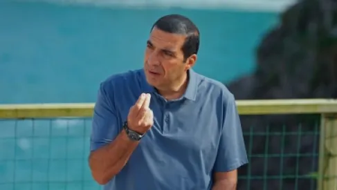 عمرو خالد: كيف تعيش مع القرآن بعد رمضان؟ طريقة فعالة بـ AI - فيديو