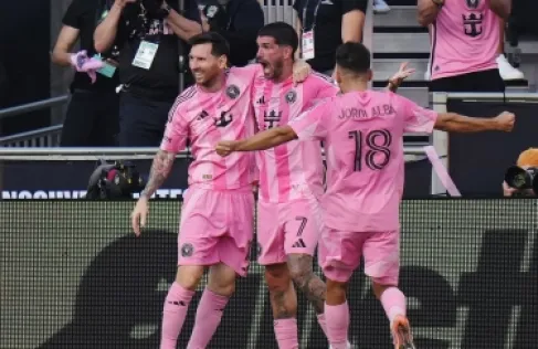 ميسي يسجل الهدف 900 في مسيرته التاريخية