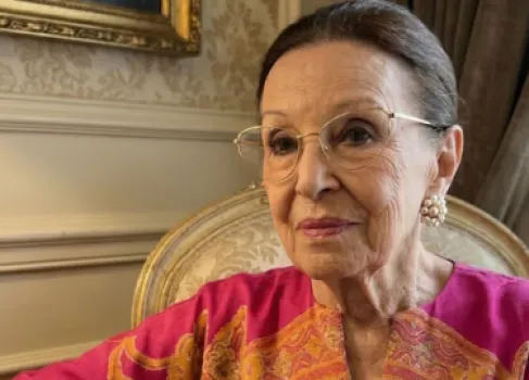 ظهور نادر يعيد نجاة الصغيرة للأضواء بعد غياب طويل