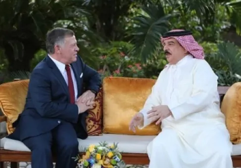 الملك والعاهل البحريني يتبادلان التهاني هاتفيا بمناسبة عيد الفطر