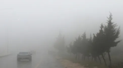 أجواء ماطرة طيلة أيام العيد وتحذيرات من تشكل السيول والضباب