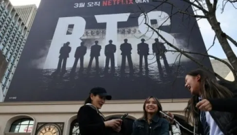 تأهب أمني غير مسبوق لحفل BTS.. أنظمة مضادة للطائرات المسيّرة و7000 شرطي