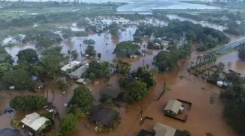 أسوأ فيضانات هاواي منذ عقدين.. مخاوف من انهيار سد عمره 120 عاماً