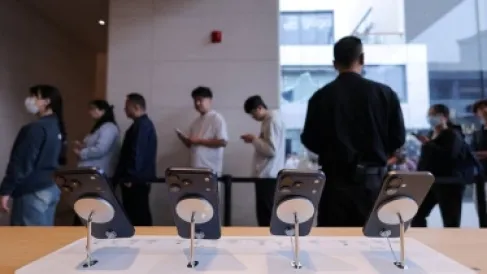 انتظار شراء هاتف جديد في 2026 قد يكلفك أكثر