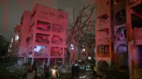 بلدية ديمونة تجلي 485 شخصا بعد سقوط الصاروخ الإيراني