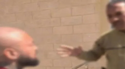 مصر.. فصل شرطي ظهر في فيديو يتقاضى رشوة