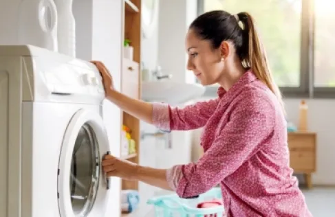 لماذا لا ينبغي إغلاق باب الغسالة بعد انتهاء الغسيل؟