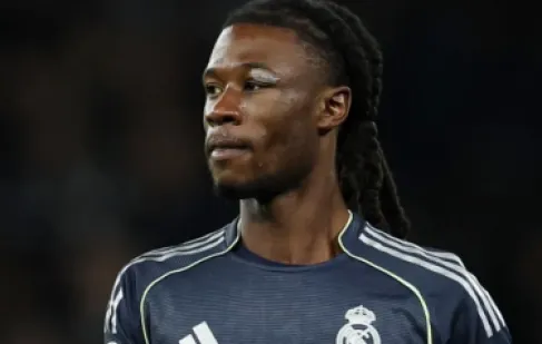 ليفربول يتصدر سباق التعاقد مع كامافينغا مقابل 50 مليون يورو