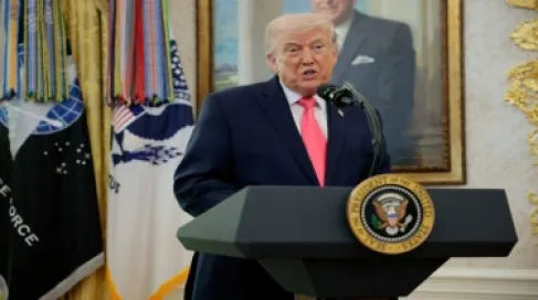 ترمب: نحن نحلق بحرية فوق طهران