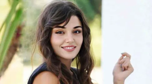 Turkish authorities arrest Hande Erçel