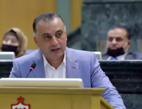 الظهراوي يسأل الحكومة: هل البندورة تمر من هرمز؟