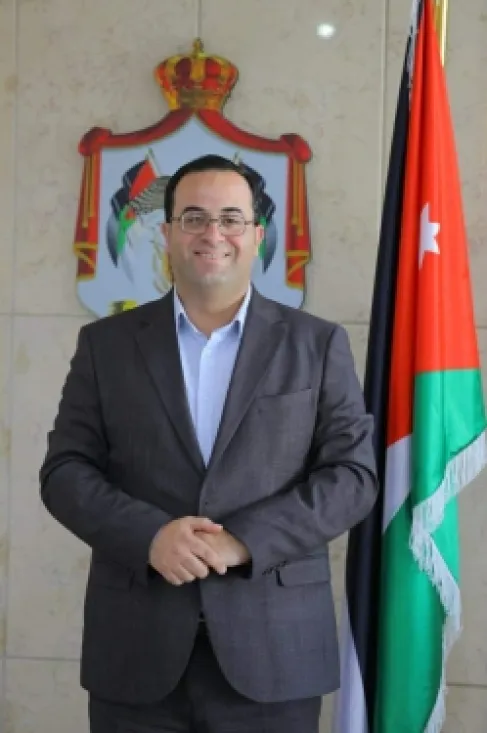 الحكومة تطمئن الأردنيين لا نقص ولا مبرر للهلع رغم الحرب