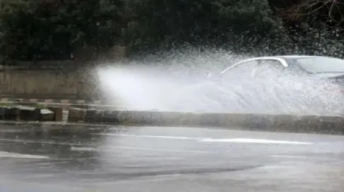 الأرصاد: امتداد الهطولات إلى المناطق الوسطى وعواصف رعدية بالعقبة 