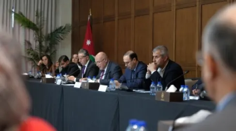 الحكومة توضح إجراءات التَّعامل مع تداعيات الأوضاع الإقليميَّة خصوصاً بالمجال الاقتصادي