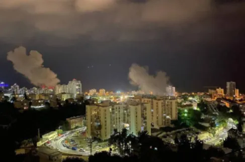 إصابة إسرائيلي بشظايا إثر صواريخ من لبنان