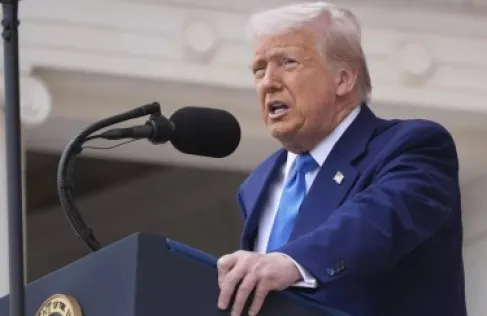 ترامب: إيران تريد اتفاقا بشدة لكنها تخشى شعبها