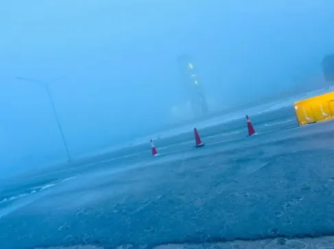 تحذير من تساقط الثلوج وتماسكها على طريق رأس النقب